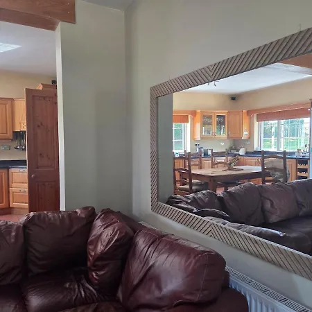 Villa Lawnside Retreat